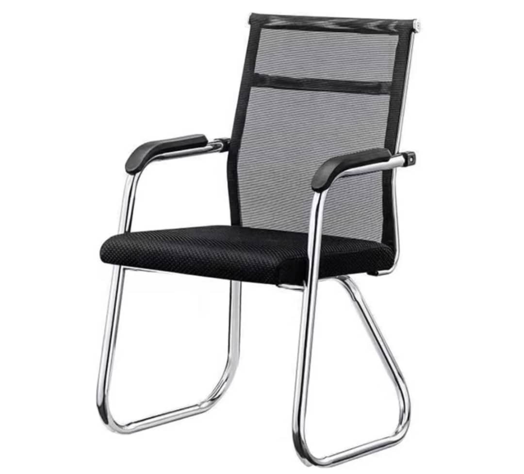 Modern Mesh Visitor Chair with Armrests – Comfortable Office Guest & Reception Chair